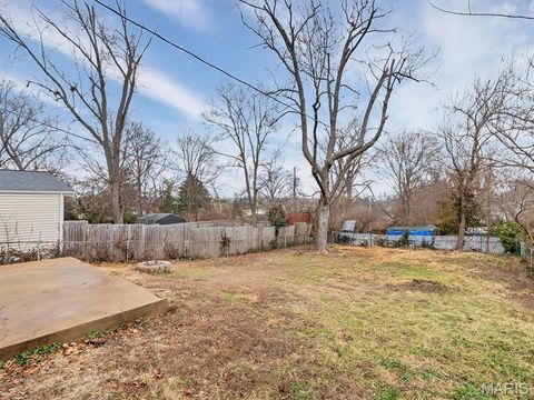 Tiny photo for 212 Lindy Boulevard, Ballwin, MO 63021 (MLS # 26000470)