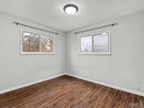 Tiny photo for 212 Lindy Boulevard, Ballwin, MO 63021 (MLS # 26000470)