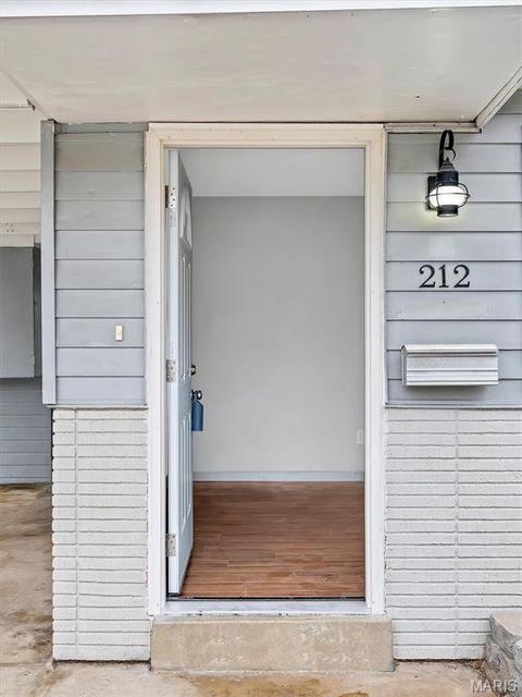 Tiny photo for 212 Lindy Boulevard, Ballwin, MO 63021 (MLS # 26000470)