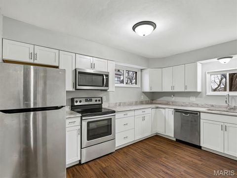 Tiny photo for 212 Lindy Boulevard, Ballwin, MO 63021 (MLS # 26000470)