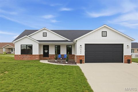 Photo of 904 Anna Rose, Germantown, IL 62245 (MLS # 26031739)