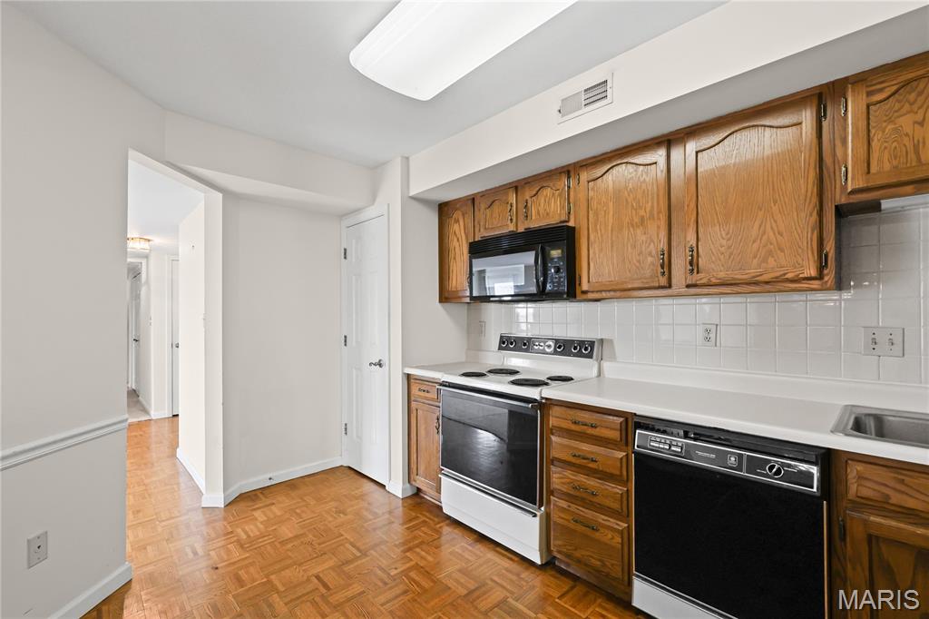 Saratoga Condo The - Residential