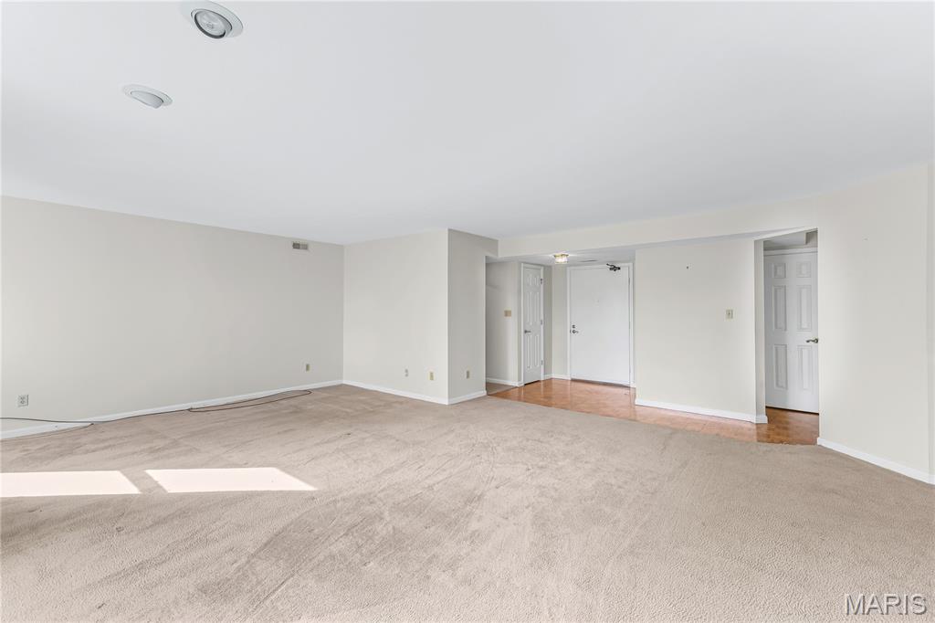 Saratoga Condo The - Residential