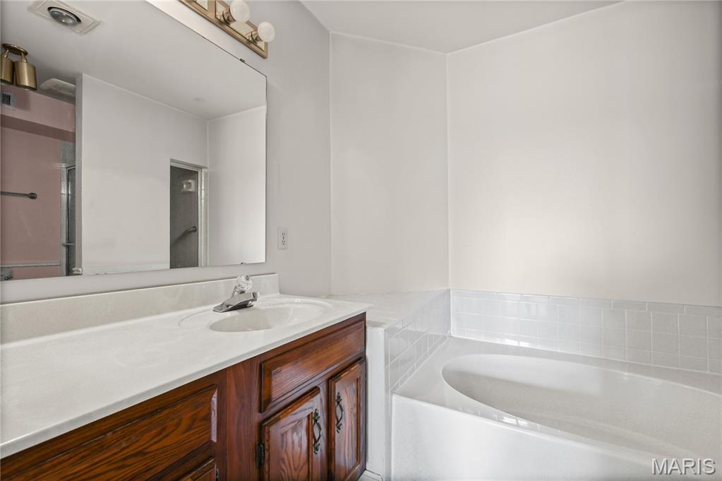 Saratoga Condo The - Residential