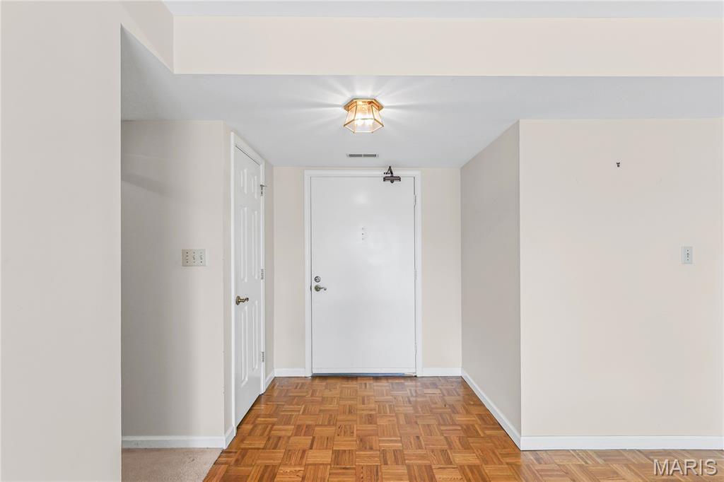 Saratoga Condo The - Residential