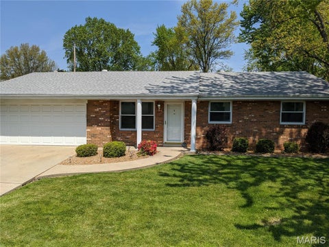 Photo of 213 Lakeland Boulevard, Swansea, IL 62226 (MLS # 26060485)