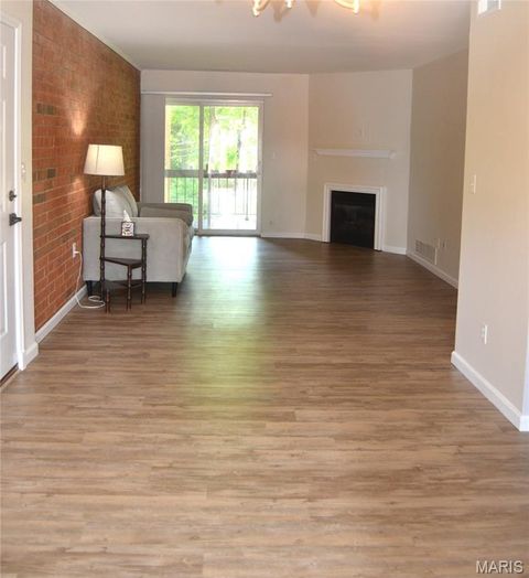 Tiny photo for 1937 Greenpoint Drive #203, Kirkwood, MO 63122 (MLS # 26020364)