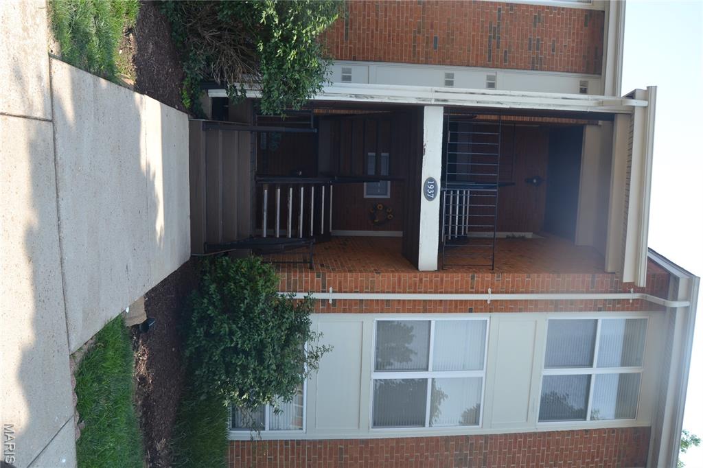 1937 Greenpoint Drive 203