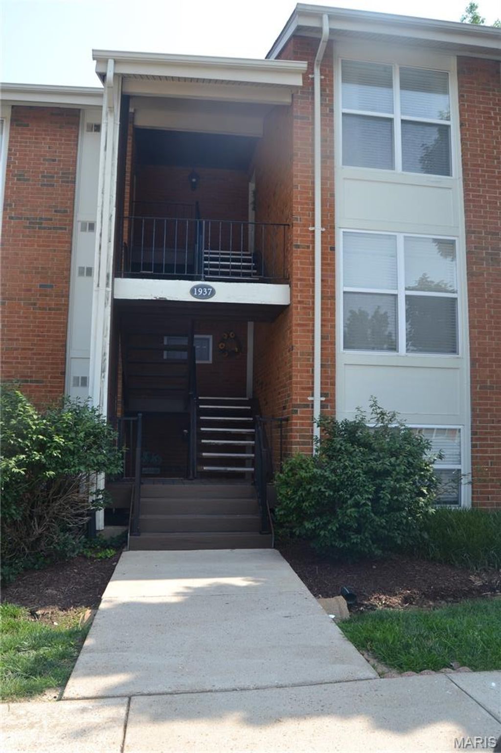 Photo of 1937 Greenpoint Drive #203, Kirkwood, MO 63122 (MLS # 26020364)