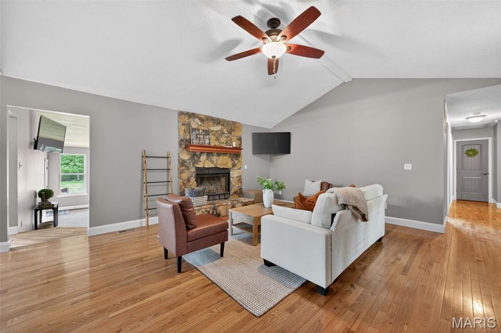 Photo of 1510 Highway Dd, Defiance, MO 63341 (MLS # 26025998)