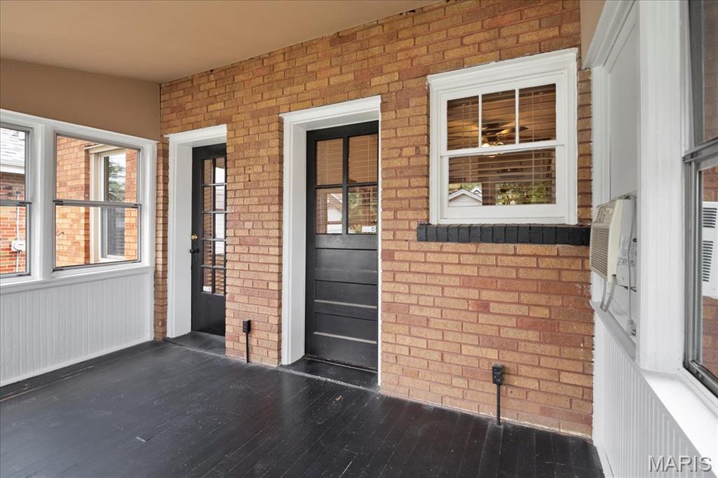 St Louis, Missouri 63109, United States, 2 Bedrooms Bedrooms, ,2 BathroomsBathrooms,Residential,Pending,154014