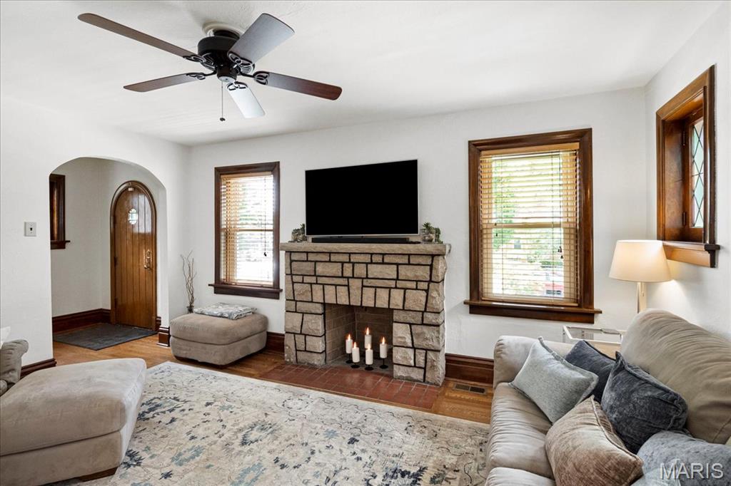 St Louis, Missouri 63109, United States, 2 Bedrooms Bedrooms, ,2 BathroomsBathrooms,Residential,Pending,154014