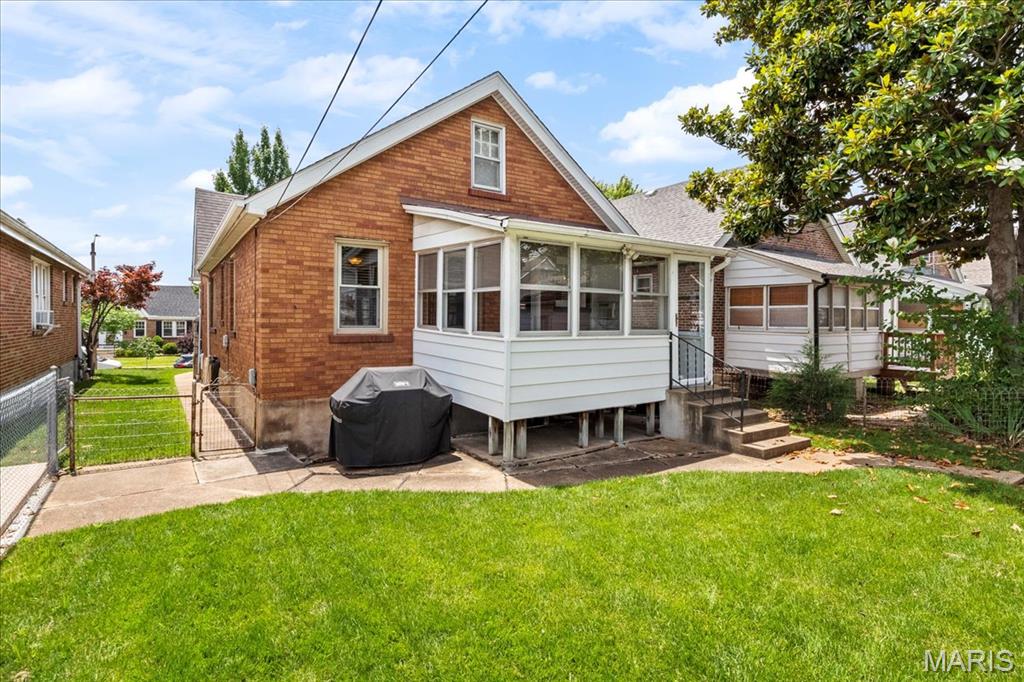 St Louis, Missouri 63109, United States, 2 Bedrooms Bedrooms, ,2 BathroomsBathrooms,Residential,Pending,154014