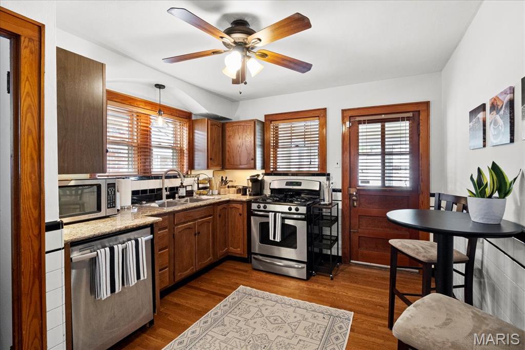 St Louis, Missouri 63109, United States, 2 Bedrooms Bedrooms, ,2 BathroomsBathrooms,Residential,Pending,154014