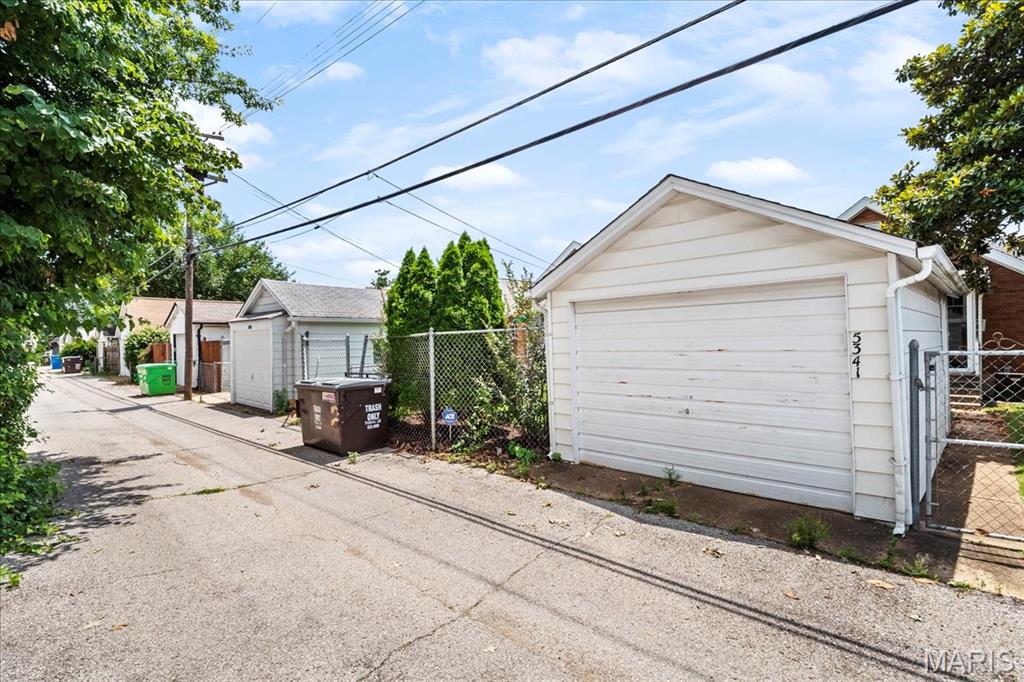 St Louis, Missouri 63109, United States, 2 Bedrooms Bedrooms, ,2 BathroomsBathrooms,Residential,Pending,154014