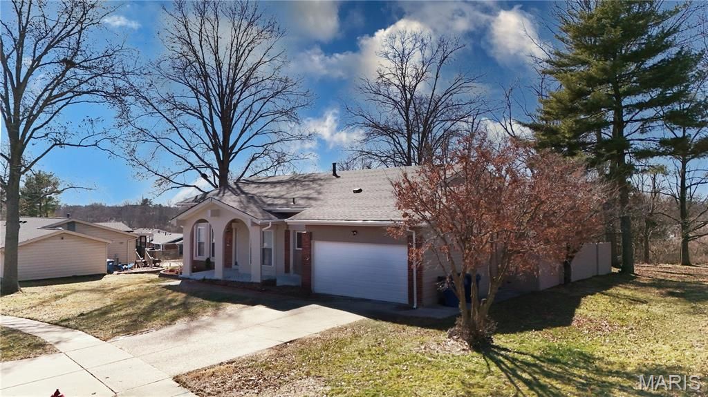 Photo of 1203 Beaver Creek Road, Chesterfield, MO 63017 (MLS # 25079647)