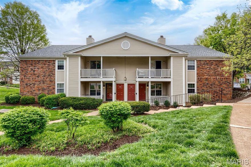 **Welcome to 1521 Thrush Terrace...This Beautiful and Spacious 2-BEDROOM 2-FULL-BATH Ground Level End Unit is centrally located inside of Brentwood Forest! This Updated Move-In-Clean Condo includes luxury vinyl plank flooring, newer doors and hardware, lighting fixtures, a wood-burning fireplace, and a newer air conditioner & furnace(2022). The updated kitchen features quartz countertops, ceramic tile flooring & a breakfast bar. Both full bathrooms have also been updated with newer vanities & lighting. The master bedroom has an en suite bath with a large walk-in closet. The second bedroom also has a walk-in closet. Your in-unit laundry is off the hallway, with a full-size washer and dryer that are included. Enjoy all that Brenwood Forest has to offer...2 swimming pools, tennis courts, Lake Jefferson, walking trails, and much more! Brentwood Forest is centrally located and close to major highways, public transportation, shopping centers, restaurants, and major hospitals.