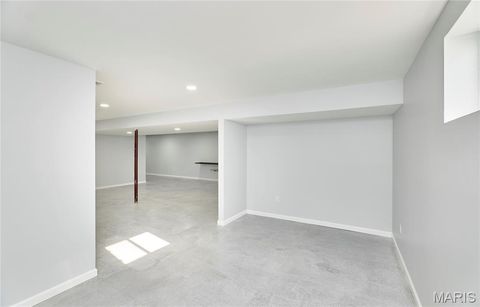 Tiny photo for 501 Gaw Court, Bowling Green, MO 63334 (MLS # 26000907)