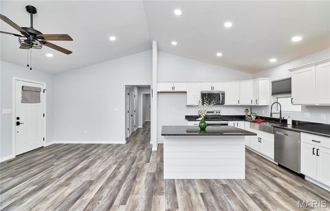 Tiny photo for 501 Gaw Court, Bowling Green, MO 63334 (MLS # 26000907)