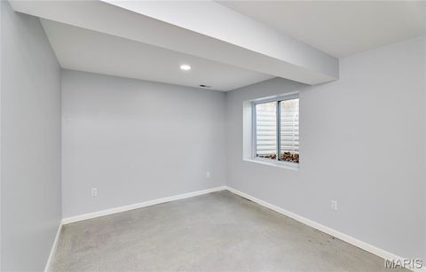 Tiny photo for 501 Gaw Court, Bowling Green, MO 63334 (MLS # 26000907)