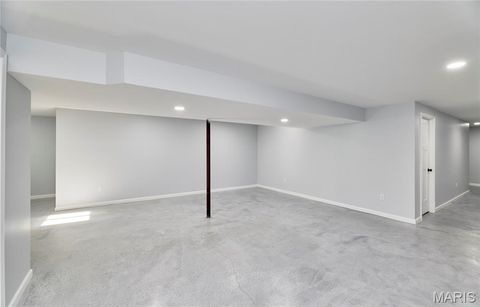 Tiny photo for 501 Gaw Court, Bowling Green, MO 63334 (MLS # 26000907)