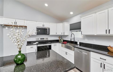 Tiny photo for 501 Gaw Court, Bowling Green, MO 63334 (MLS # 26000907)