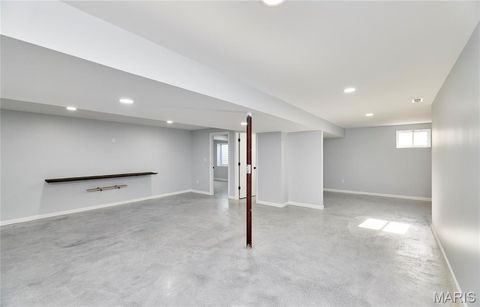 Tiny photo for 501 Gaw Court, Bowling Green, MO 63334 (MLS # 26000907)