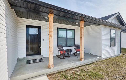 Tiny photo for 501 Gaw Court, Bowling Green, MO 63334 (MLS # 26000907)