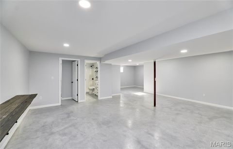 Tiny photo for 501 Gaw Court, Bowling Green, MO 63334 (MLS # 26000907)