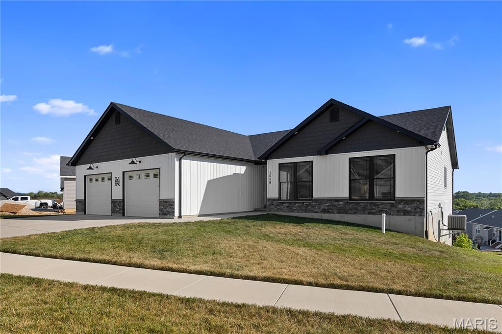 1089 Daltons Way