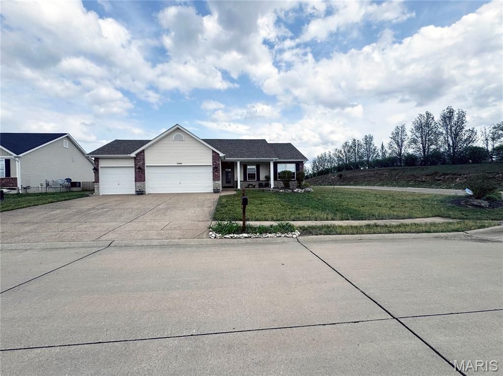 Photo of 1440 Cortez Drive, Hillsboro, MO 63050 (MLS # 26014338)
