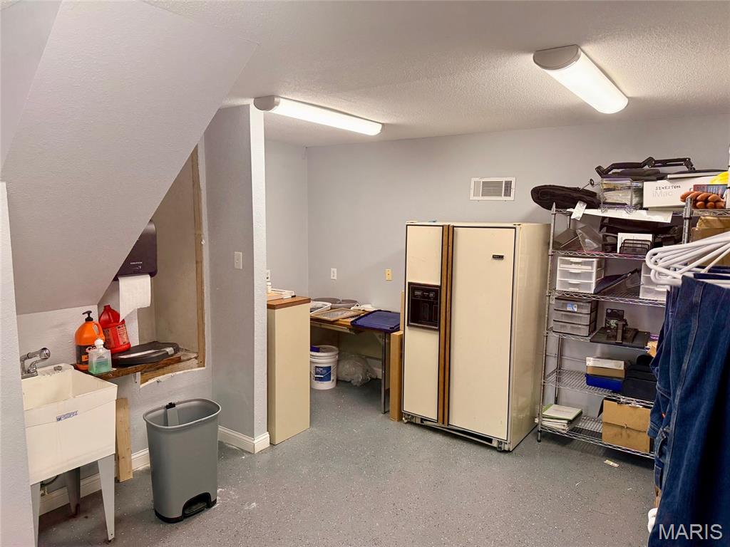 None - Commercial Lease