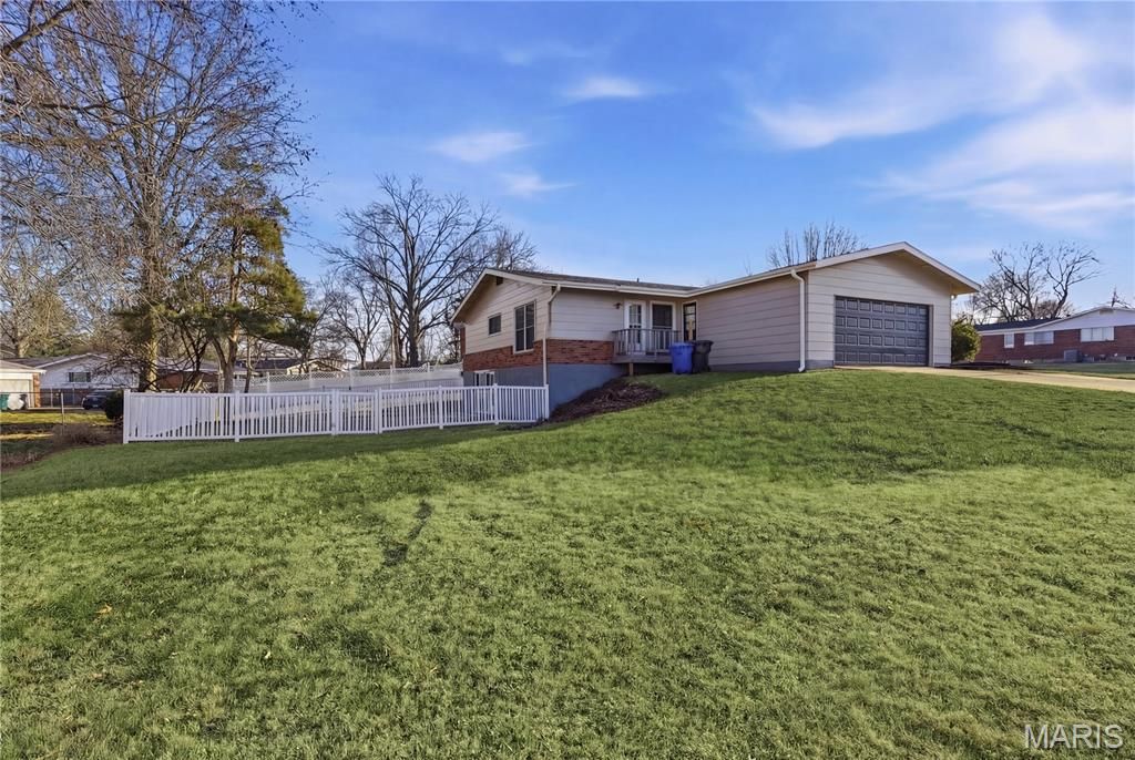 Photo of 1 Hazelnut Court, Florissant, MO 63033 (MLS # 26013139)