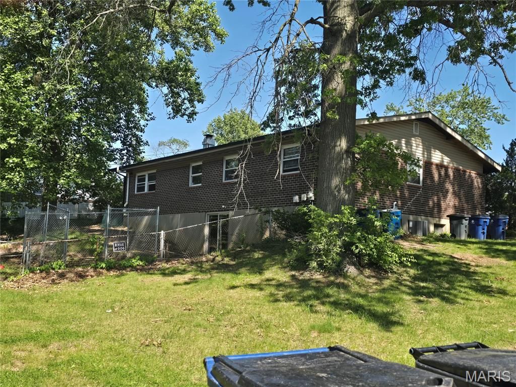 Photo of 4303 Caracalla Drive, Florissant, MO 63033 (MLS # 26028898)