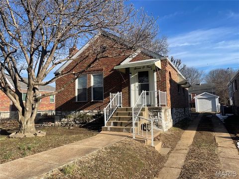 704 Dallas Drive Bella Villa MO 63125