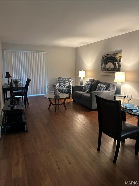 Tiny photo for 1953 Greenglen Drive #303, St Louis, MO 63122 (MLS # 26019709)