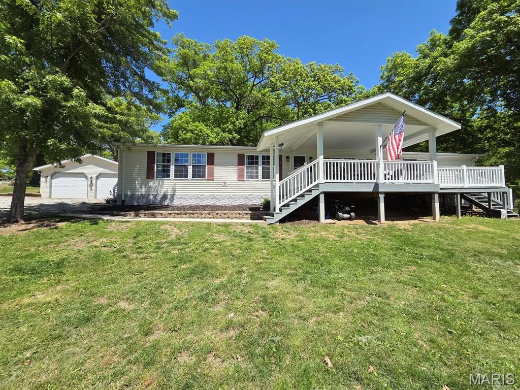 Photo of 34045 Lake Shore Drive, Canton, MO 63435 (MLS # 26029058)