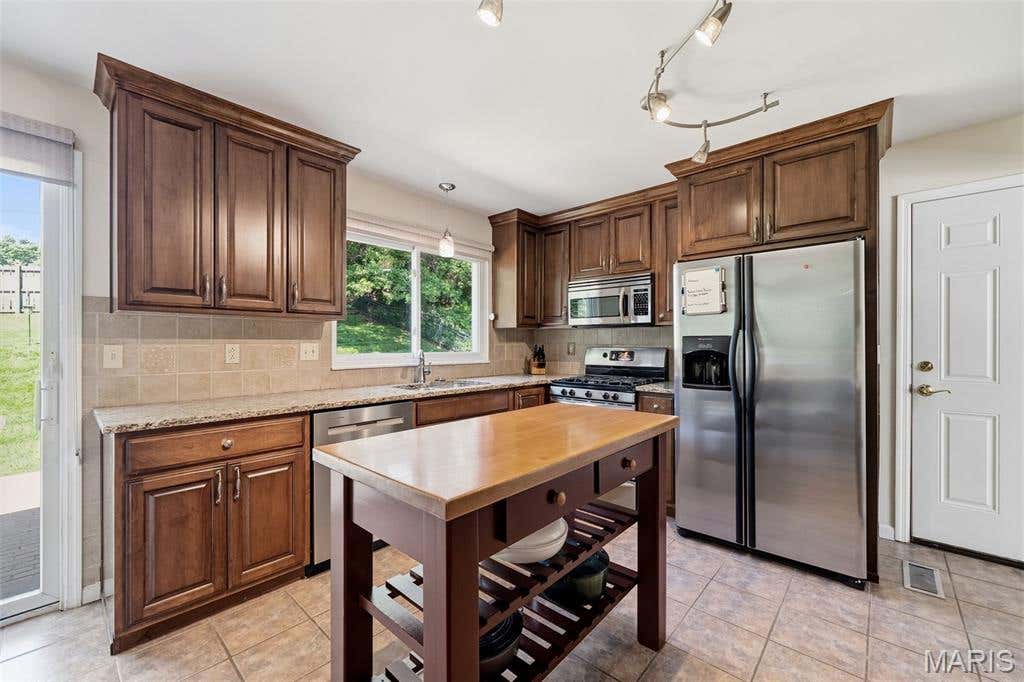 Photo of 12067 Mereview Drive, St Louis, MO 63146 (MLS # 26010819)