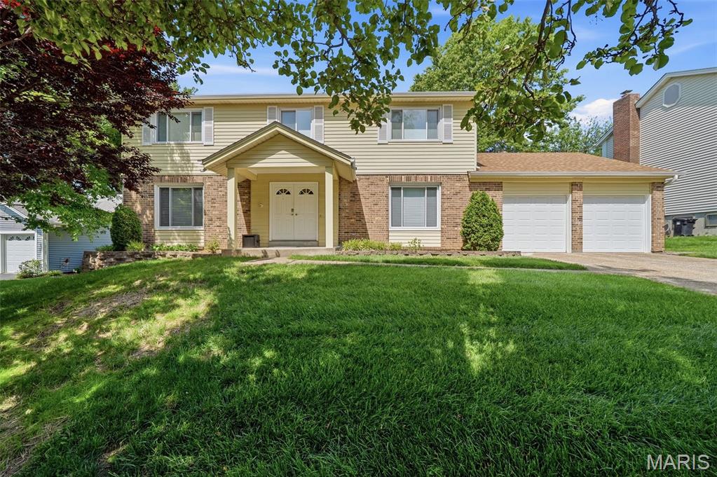 Photo of 12067 Mereview Drive, St Louis, MO 63146 (MLS # 26010819)