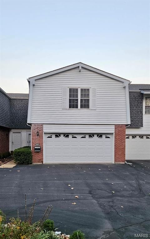 Photo of 2168 Bantry Court, Chesterfield, MO 63017 (MLS # 25077331)