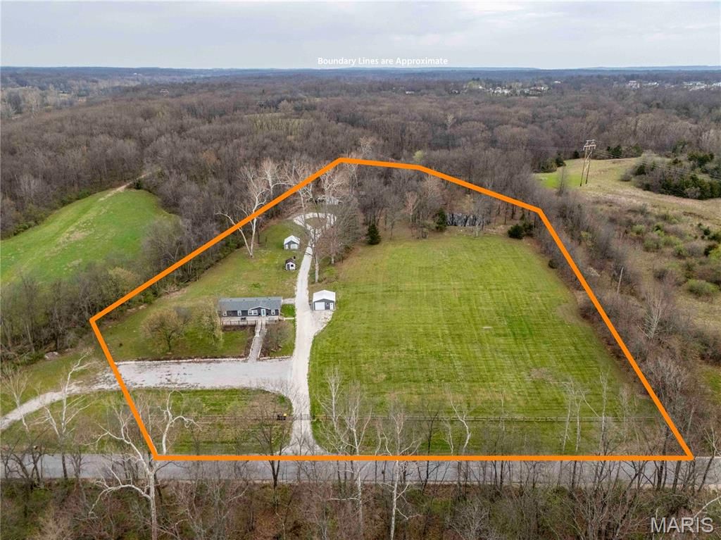 Photo of 161 Taylor School Road, Winfield, MO 63389 (MLS # 26020629)