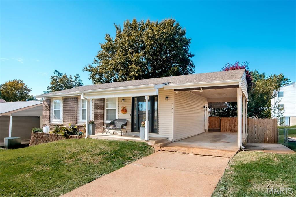Photo of 3163 Meadowfield Drive, Arnold, MO 63010 (MLS # 26067319)