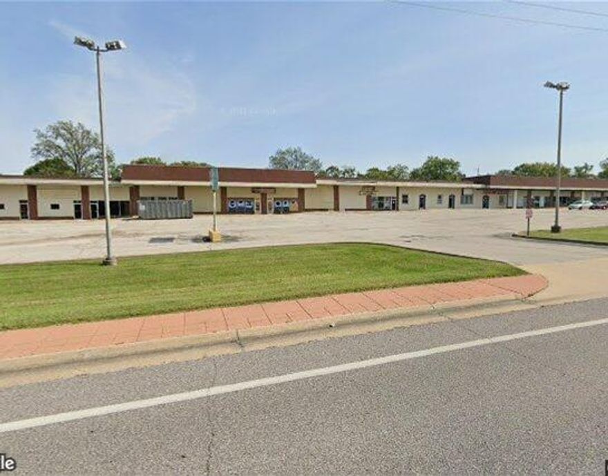 Great Retail strip shopping center for sale.  The center is fully leased except for 4 spaces for lease: 4424 & 4432 have 993 sq ft available, each; 4430 has 2,019 sf and 4454 has 3,044 sf. Newer parking lot and facade. Great tenant mix.