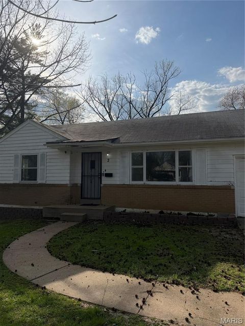 Photo of 2 Marcel Court, St Louis, MO 63135 (MLS # 26023088)