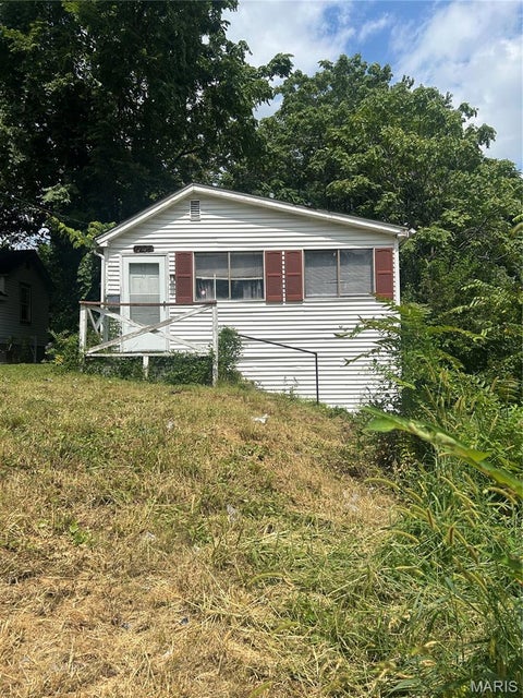 Tiny photo for 7205 Sapphire Avenue, St Louis, MO 63136 (MLS # 26052647)