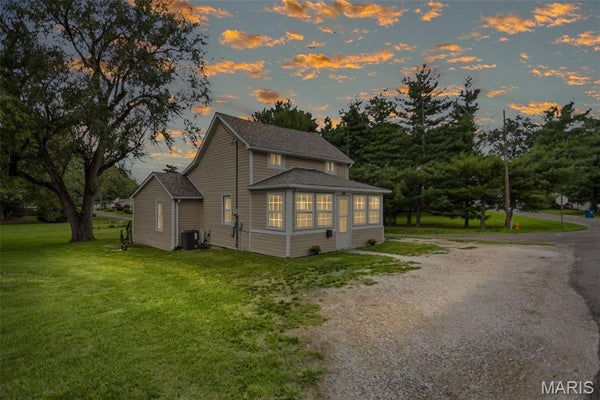607 WALNUT ST, JERSEYVILLE, IL 62052 - Image 7ea9810a0475dd59ea2ce721bbaa2c48/765355666