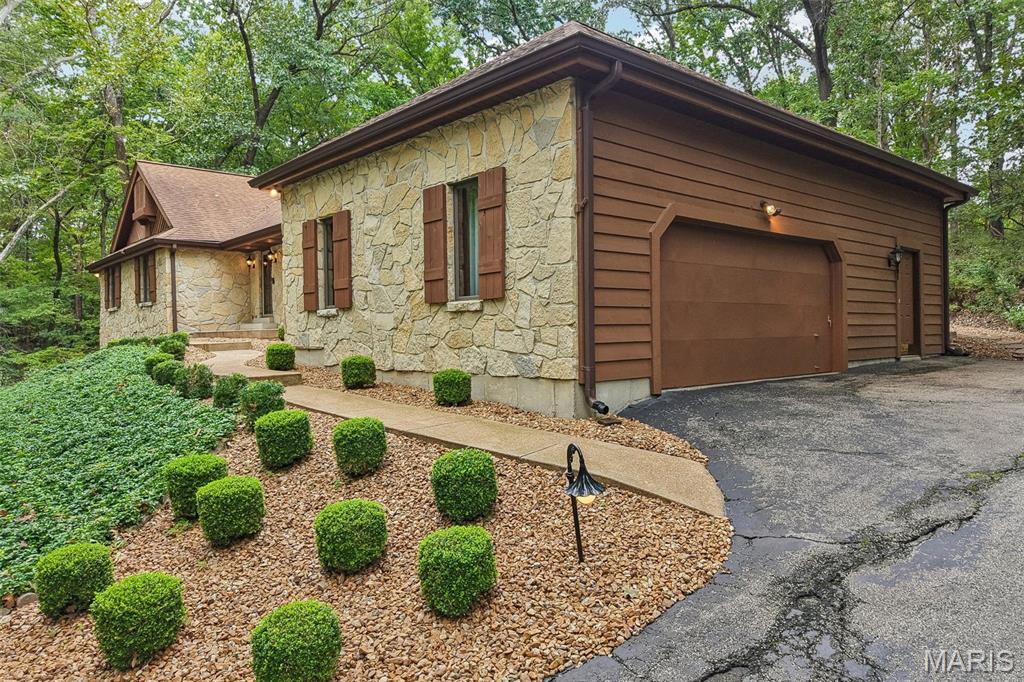 2260 Ridgley Woods Drive