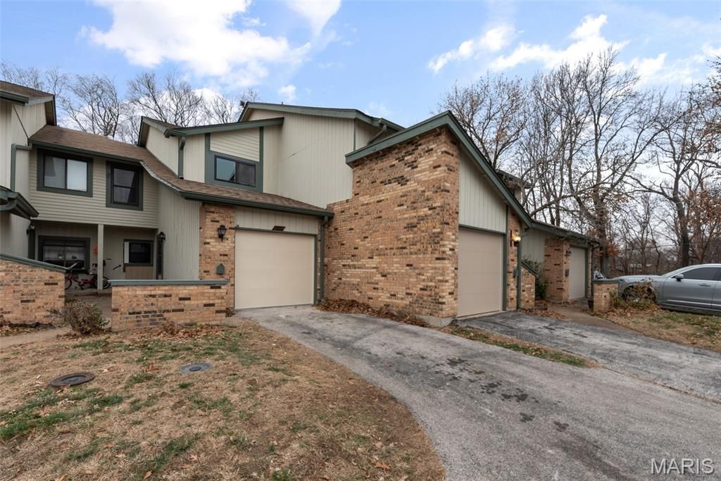 Photo of 2041 Silent Spring Drive, Maryland Heights, MO 63043 (MLS # 25080373)