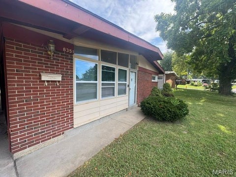 Tiny photo for 8351 Graybirch Drive, Berkeley, MO 63134 (MLS # 26058934)