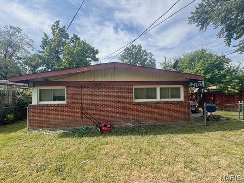 Tiny photo for 8351 Graybirch Drive, Berkeley, MO 63134 (MLS # 26058934)